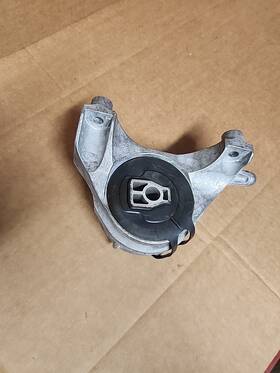 X00573a Chevrolet 2013-2017 Equinox Gmc Terrain Left Transmission Mount Oem R164