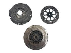 Typmf228x Porsche Typmf228x/mf240 97-08 Boxster 986 2.7 5-speed Mt Clutch Assembly W Flywheel 160k Oem